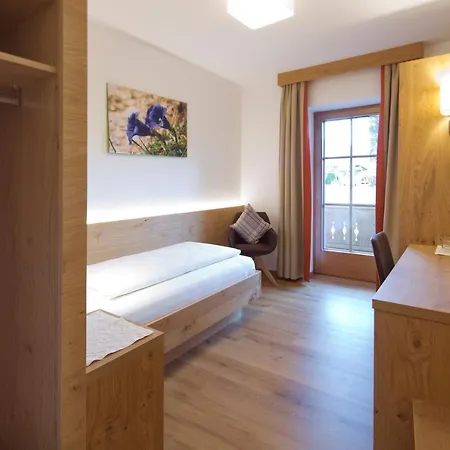 Affittacamere Gaestehaus Brantlhof Und In 3*